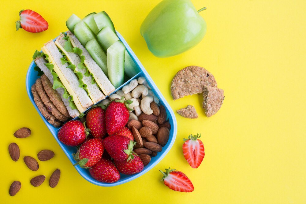 Zdrowe drugie śniadanie do szkoły: Pomysły i porady