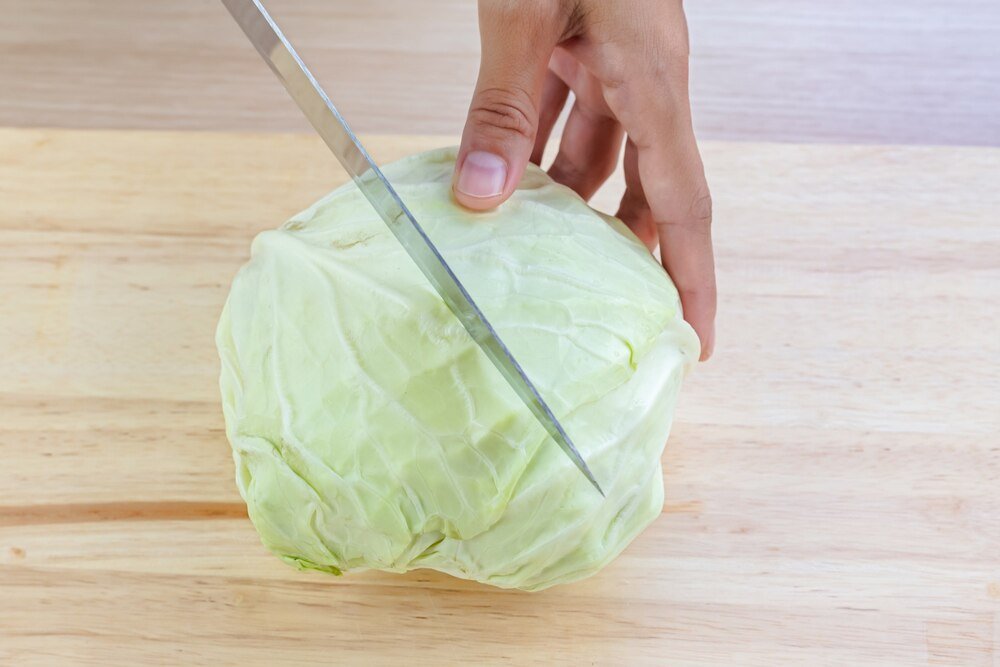 Czy okłady z kapusty mogą zaszkodzić – kiedy lepiej z nich zrezygnować?