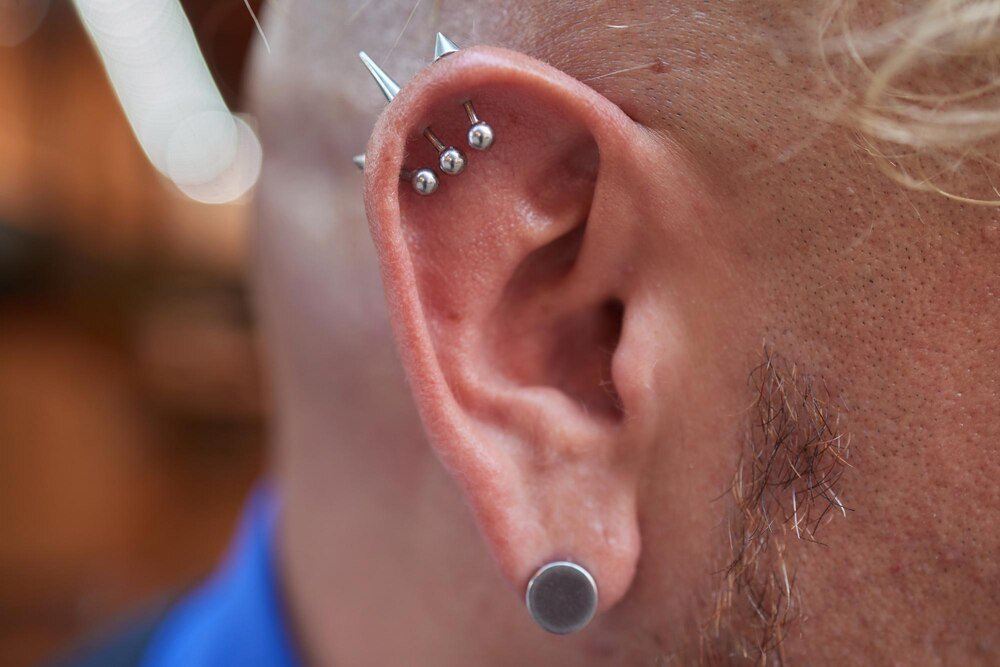 Rodzaje przekłuć ucha – przewodnik po najpopularniejszych stylach